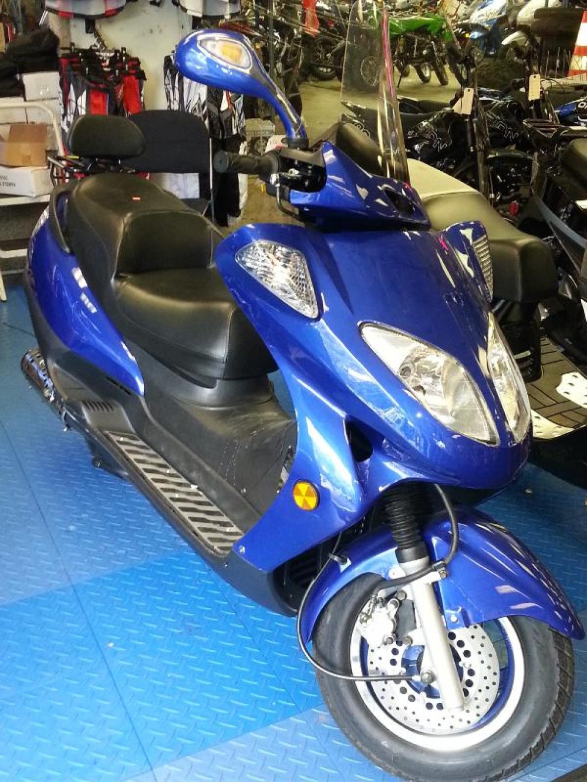 Скутер Jonway 150