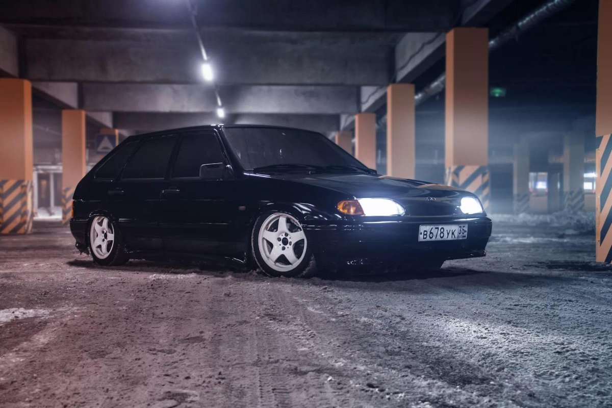 Черная четкая ВАЗ 2114