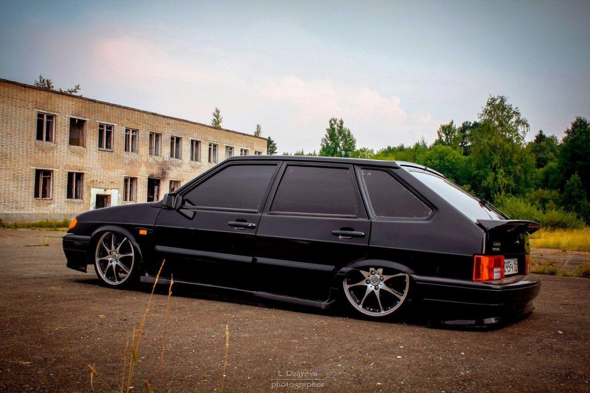 ВАЗ 2114 черная тонированная