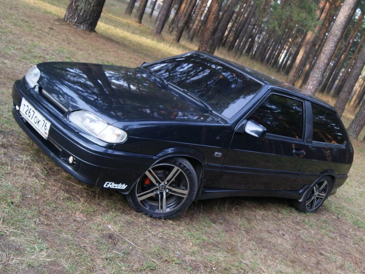 ВАЗ 2114 черный тюнингованный