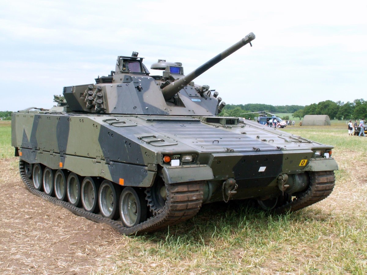 БМП cv90 Armadillo