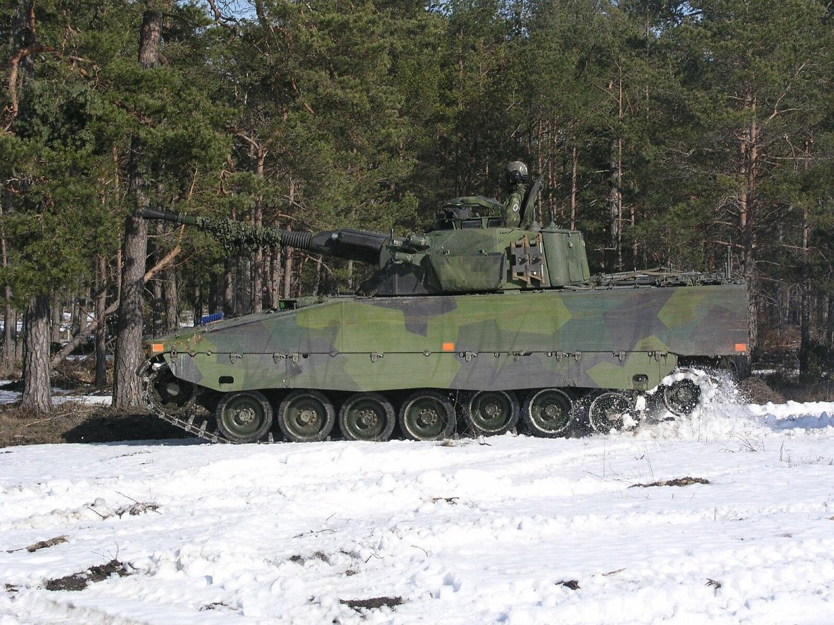 БМП CV-9040