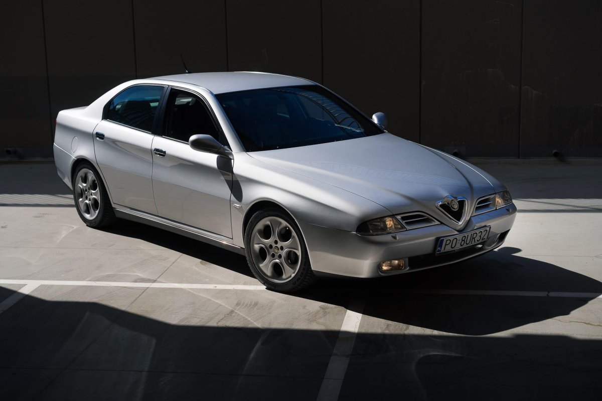 Альфа Ромео 166 2001