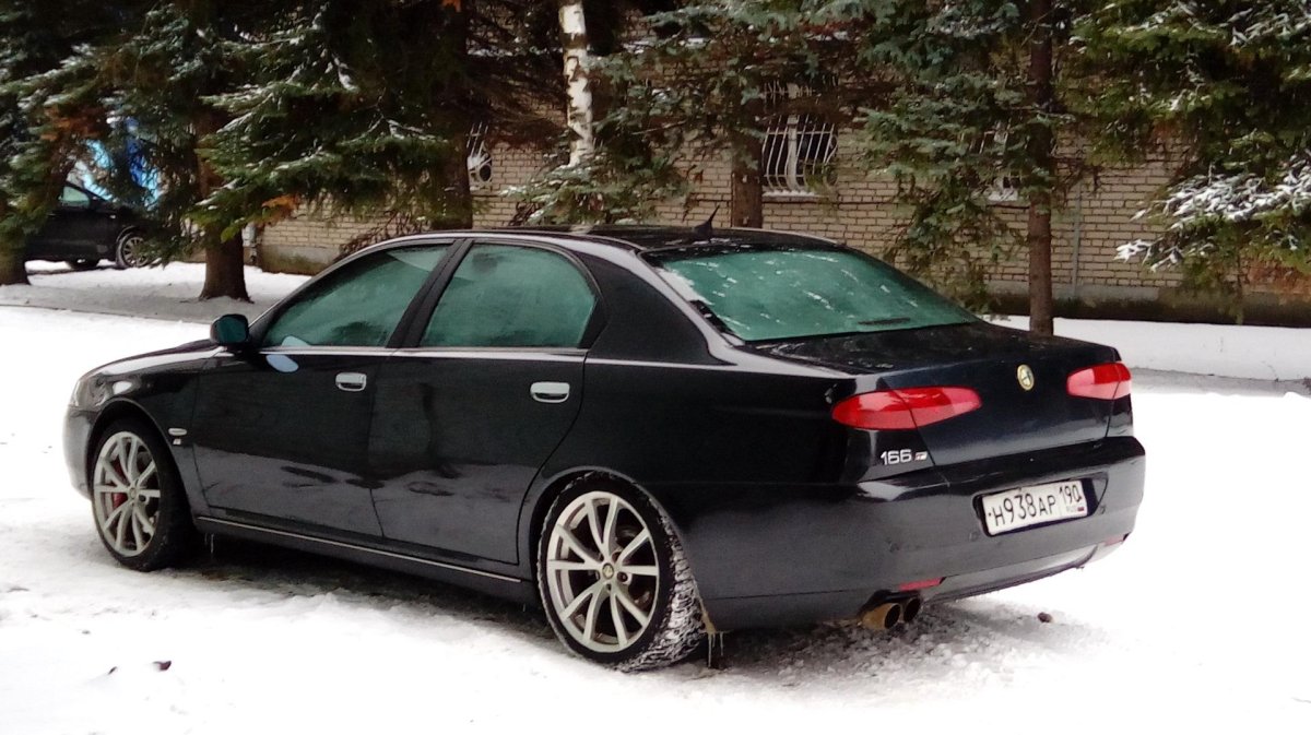 Alfa Romeo 166 Black