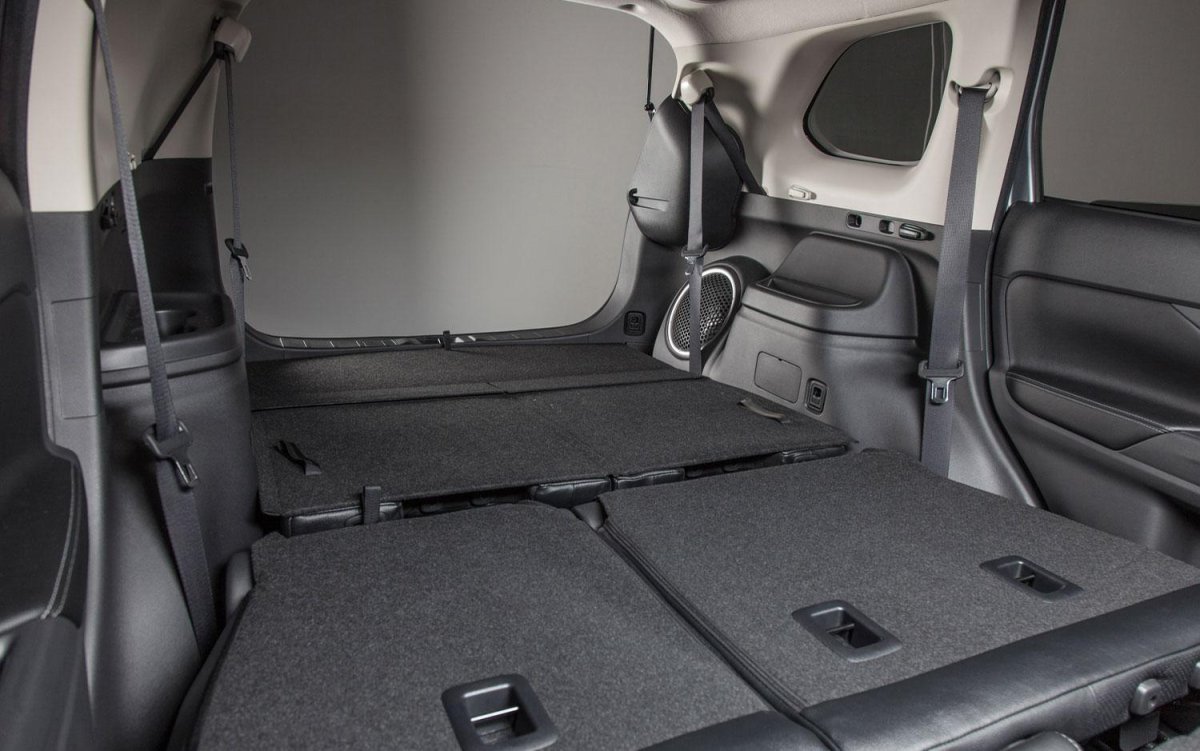 Mitsubishi Outlander 2008 трансформация салона