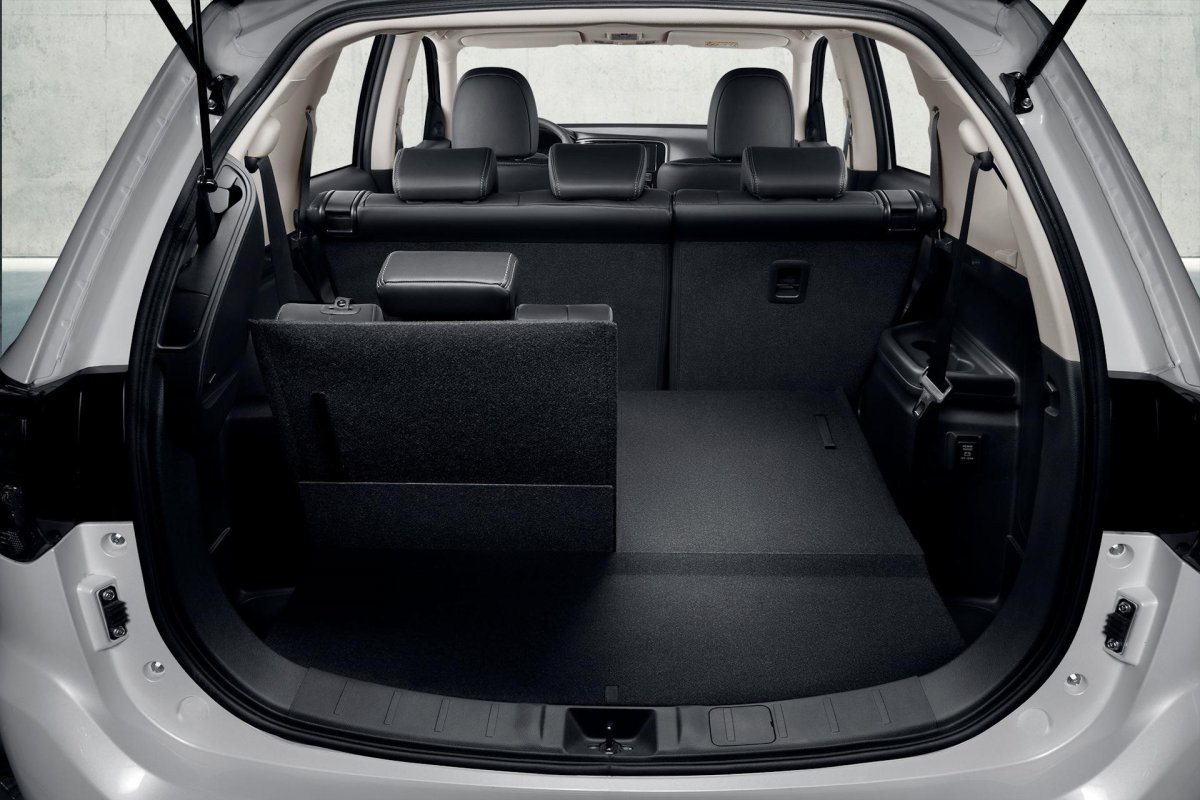 Mitsubishi Outlander 7ми местный