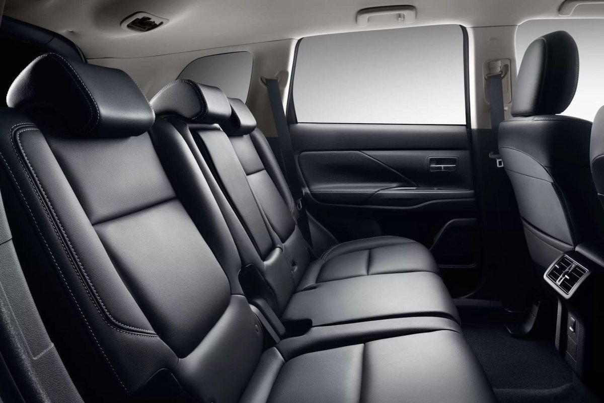 Mitsubishi Outlander 2018 Interior