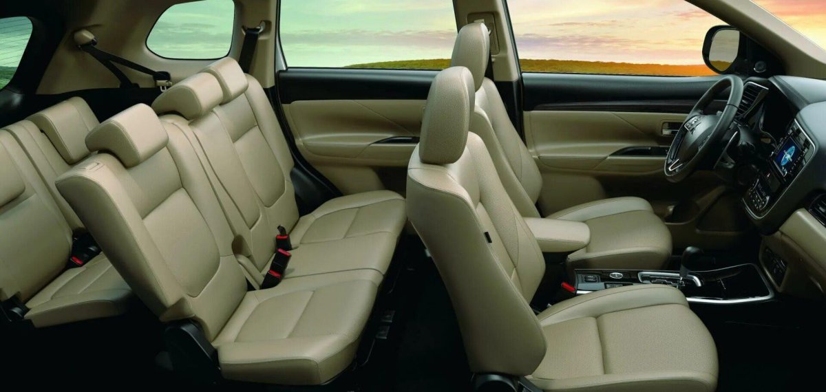 Outlander XL 7 местный