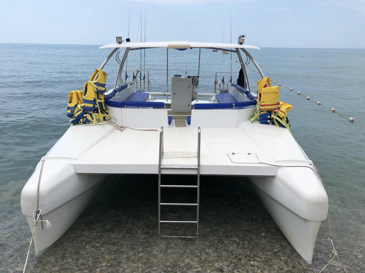 Катамаран Гесер