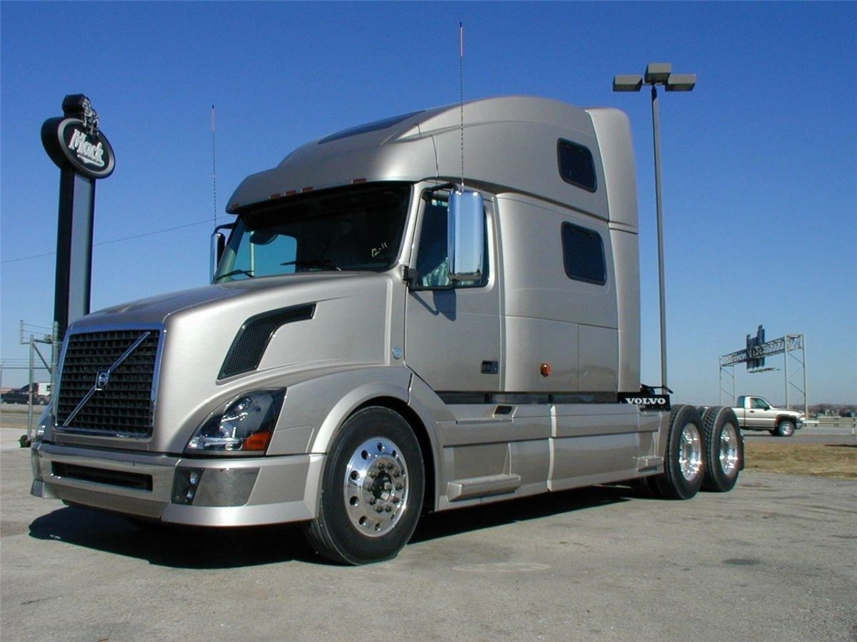 Вольво VNL 780