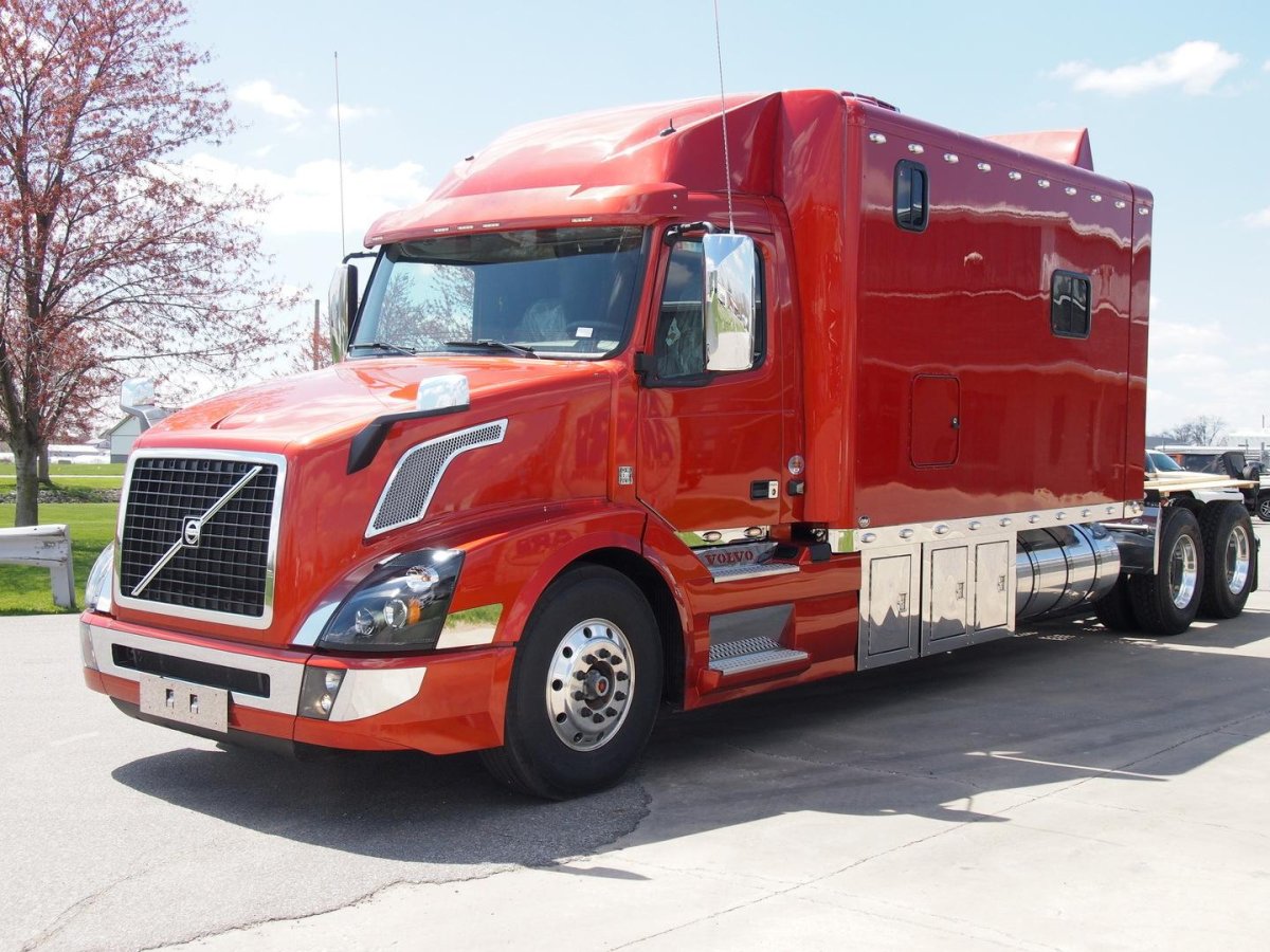 Volvo VNL Custom Sleeper