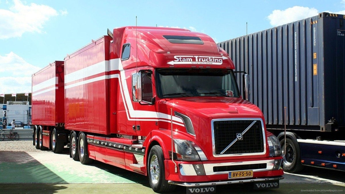 Грузовики Вольво капотники