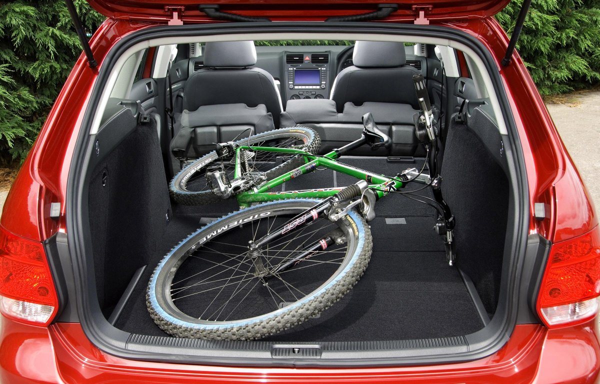 Габариты багажника VW Golf 6