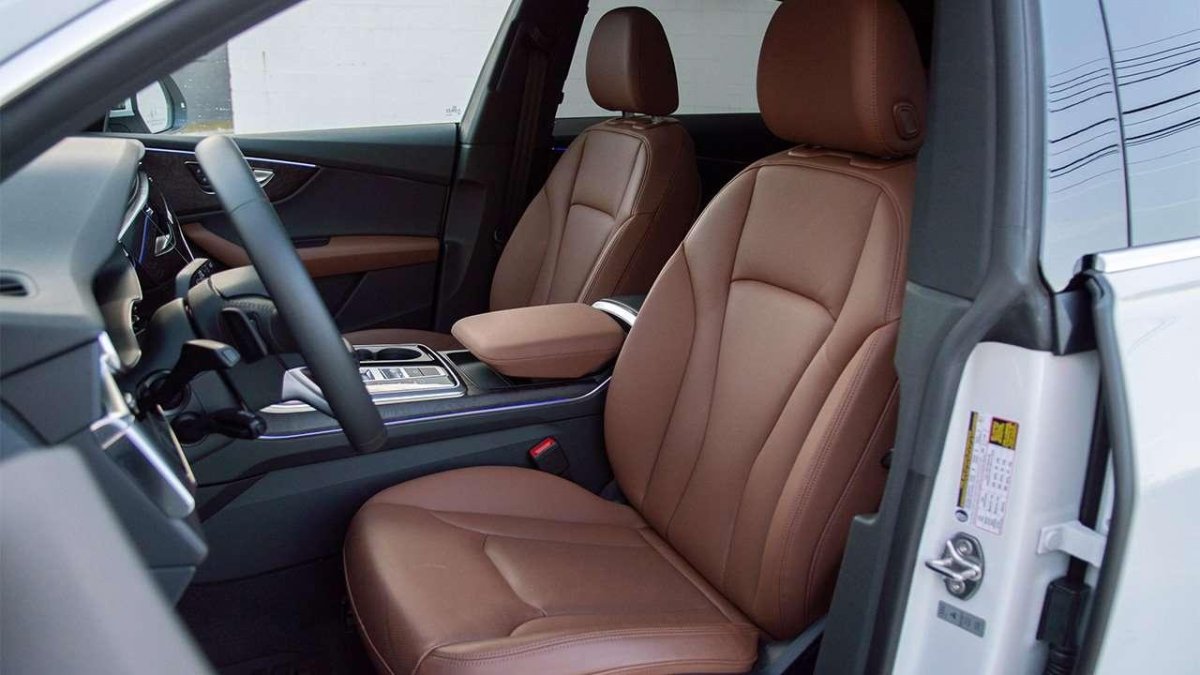 Ауди ку 8 салон сзади