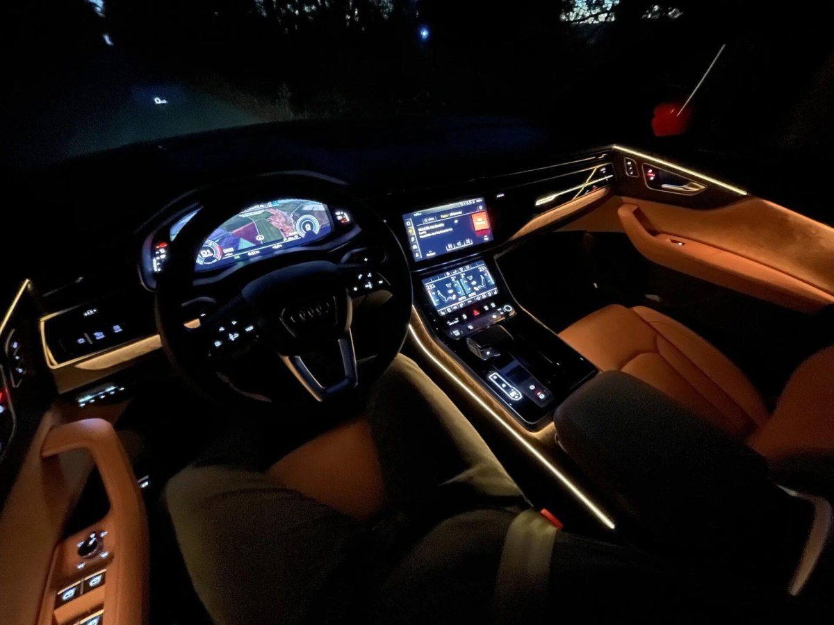 Контурная подсветка на Ауди q7