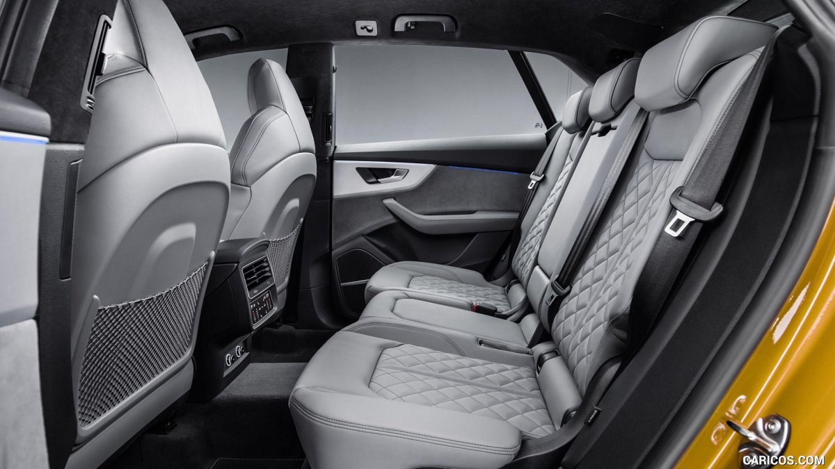 Audi q8 салон сзади