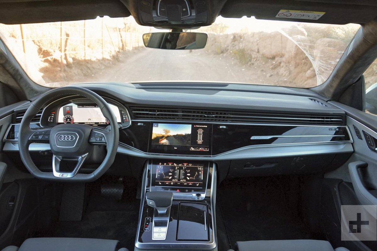 Audi q8 2021 салон