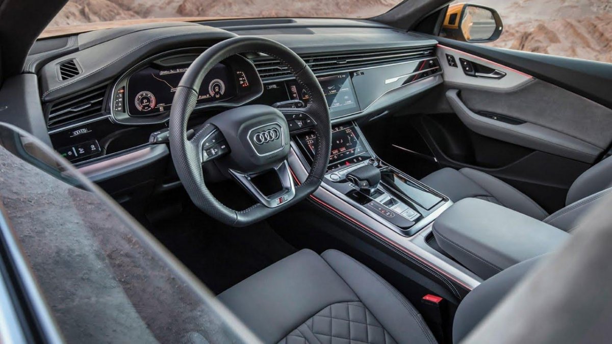 Ауди RS q8 салон