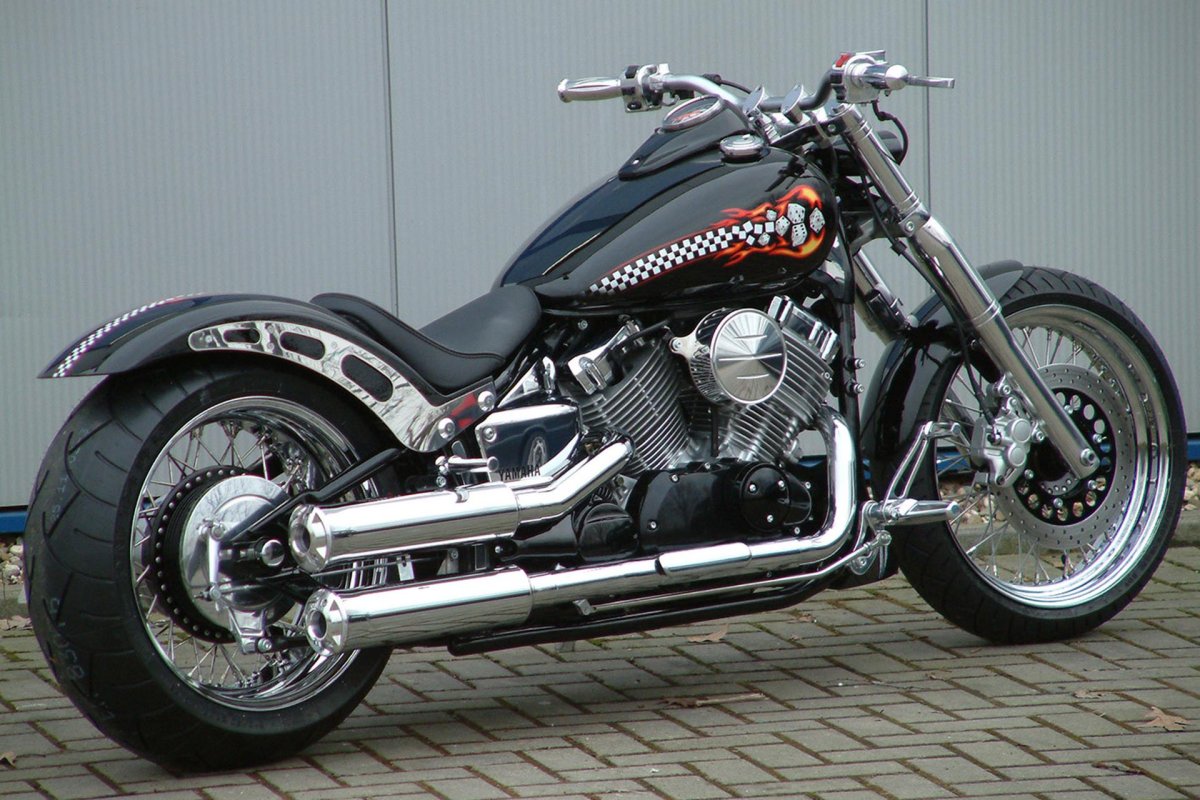 Yamaha XVS 1100 Custom