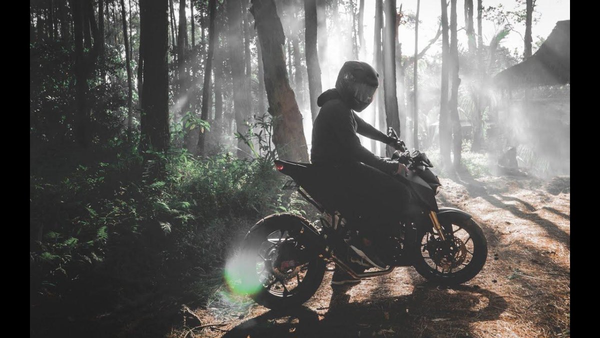 Мотоцикл на природе