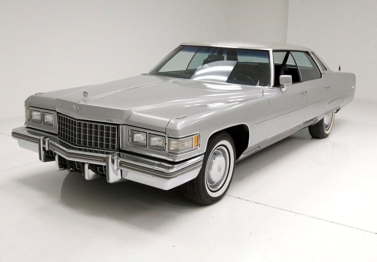 Cadillac 1976 sedan