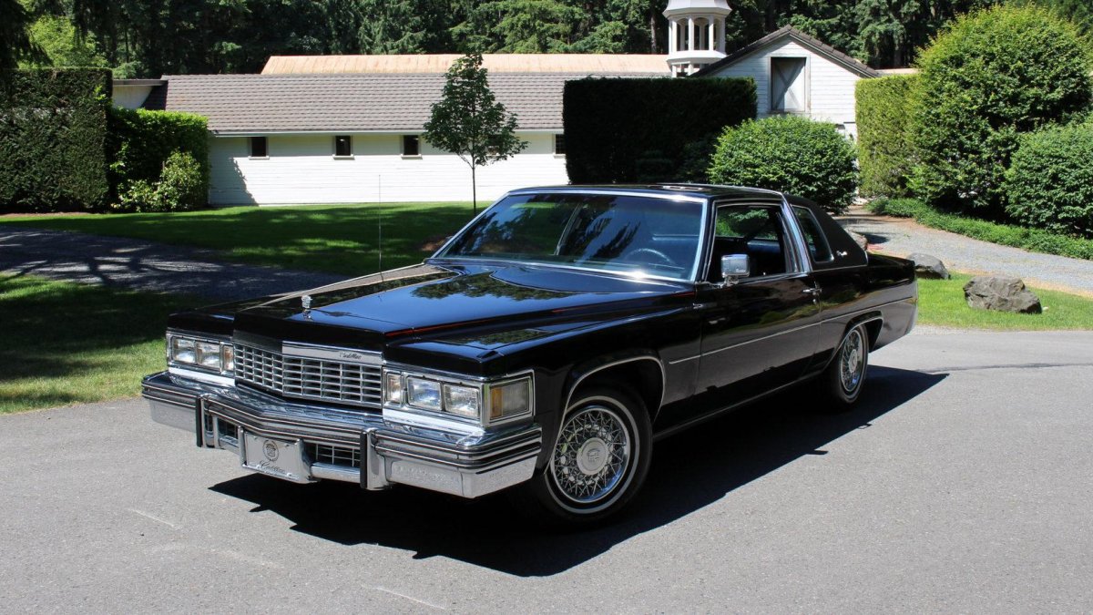 Кадиллак седан Девиль 1977