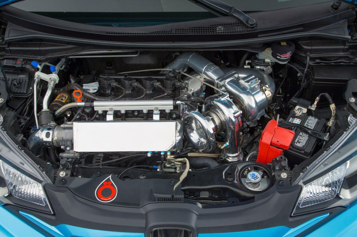 Honda Fit 1.3 турбо