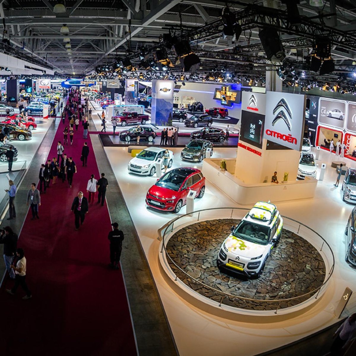 Выставка машин