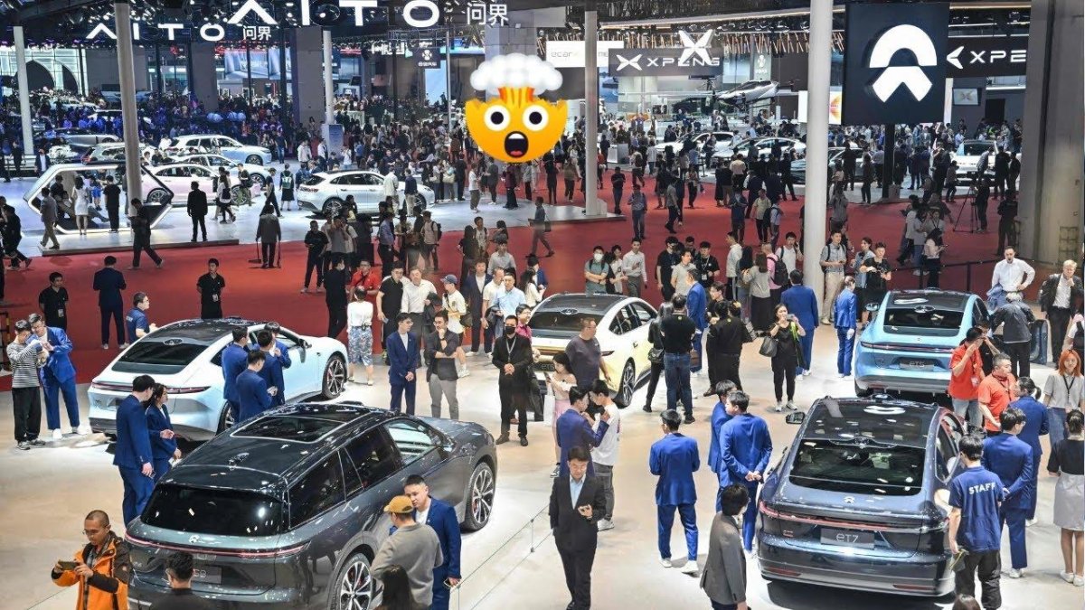 Выставка автомобилей