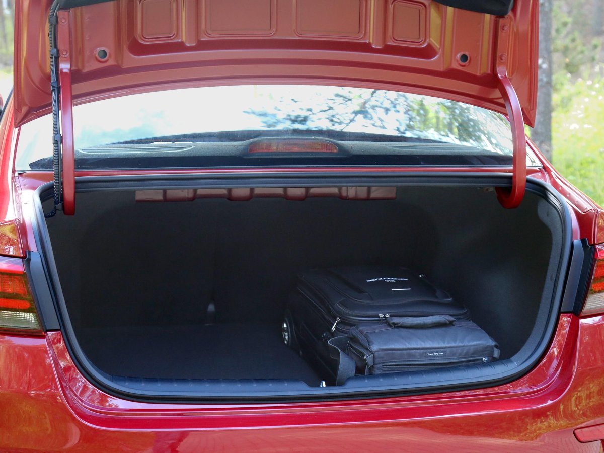 Багажное пространство Киа Рио разобранное