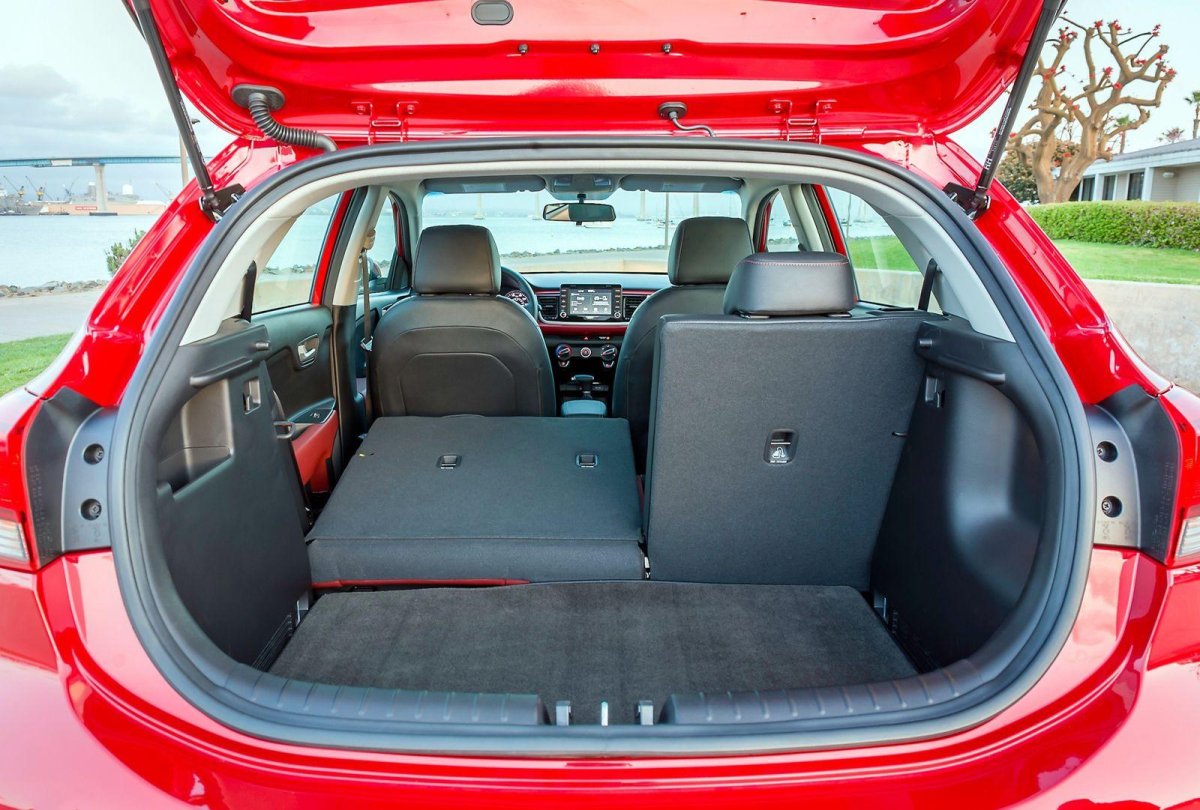 Kia Rio хэтчбек 2018 багажник