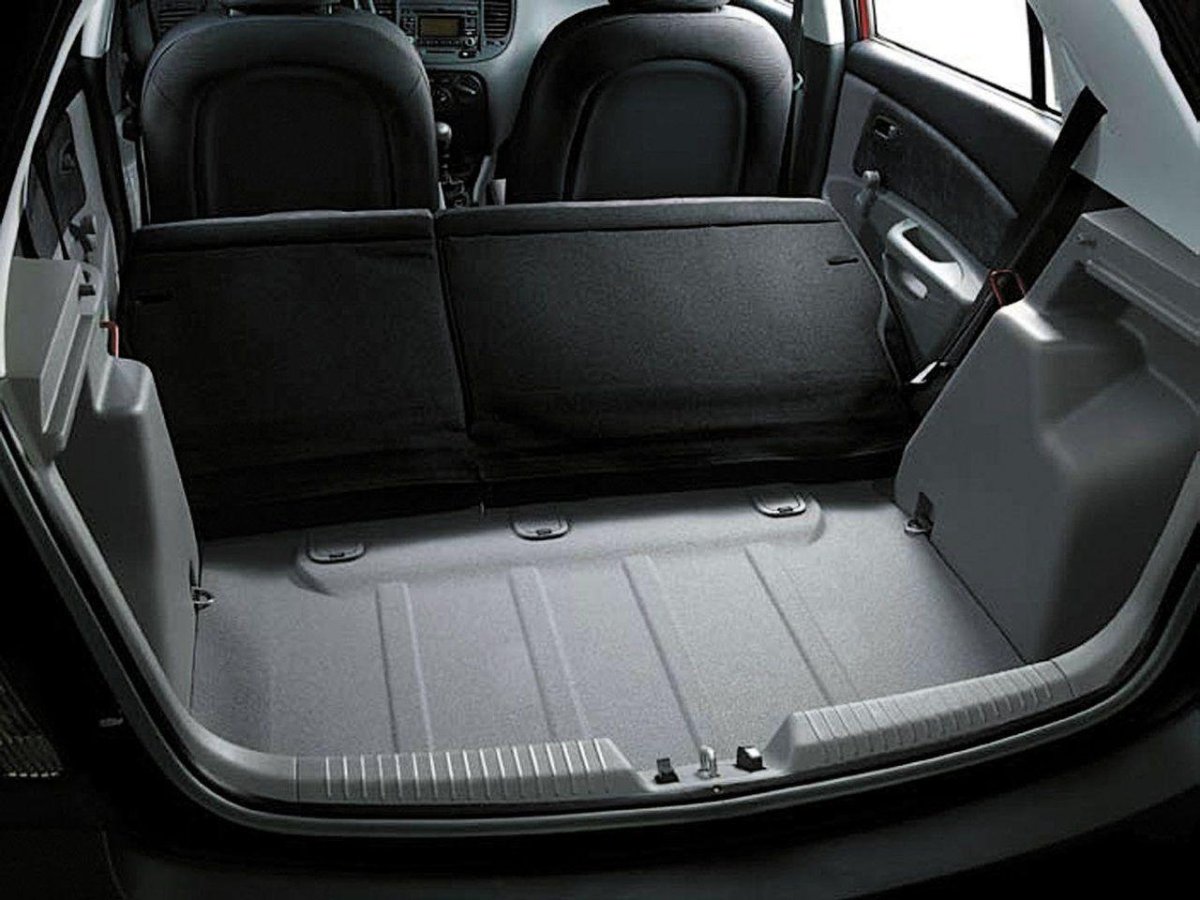 Kia Rio хэтчбек салон сзади