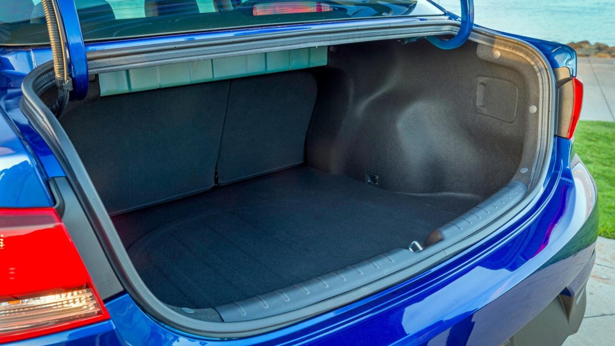 Kia Rio седан багажник