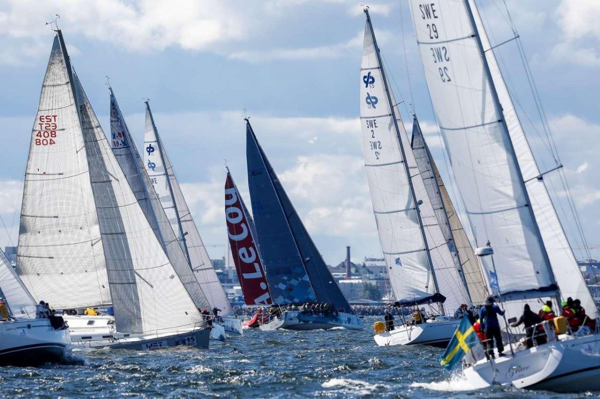 Яхта парусная регата