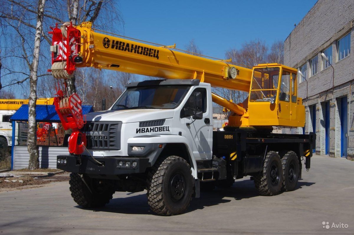 Урал КС 45717-1 автокран