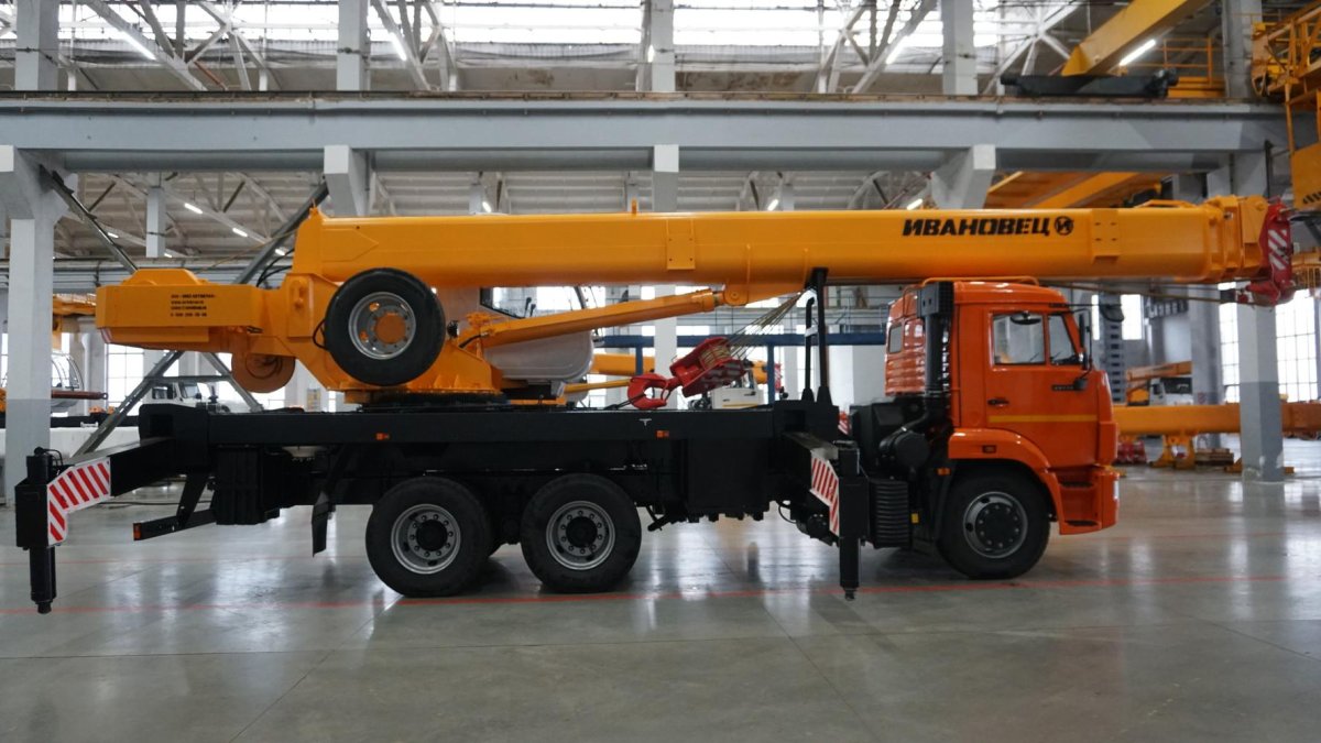 Автокран Ивановец КС-45717к-1р