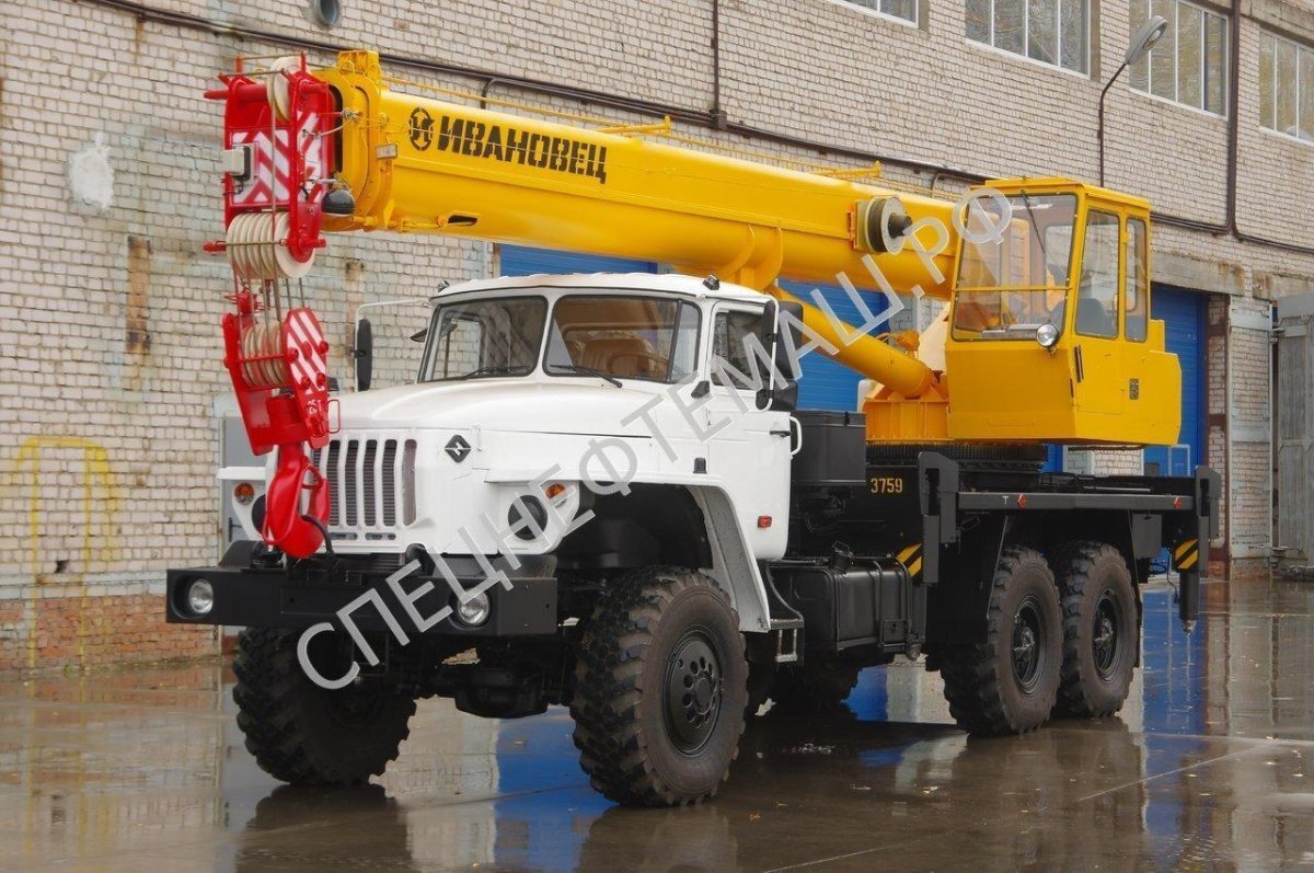 Урал КС 45717-1 автокран