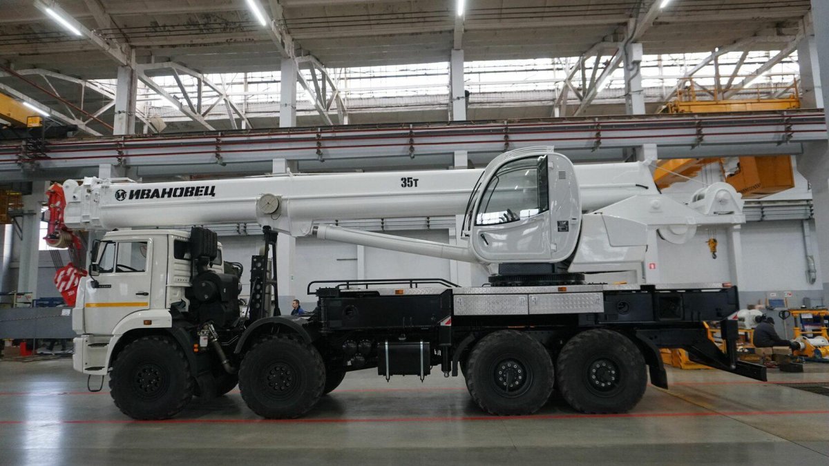 КАМАЗ-63501 8х8