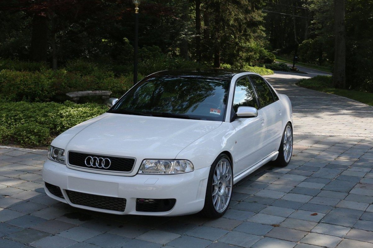 Audi a4 b5 белая