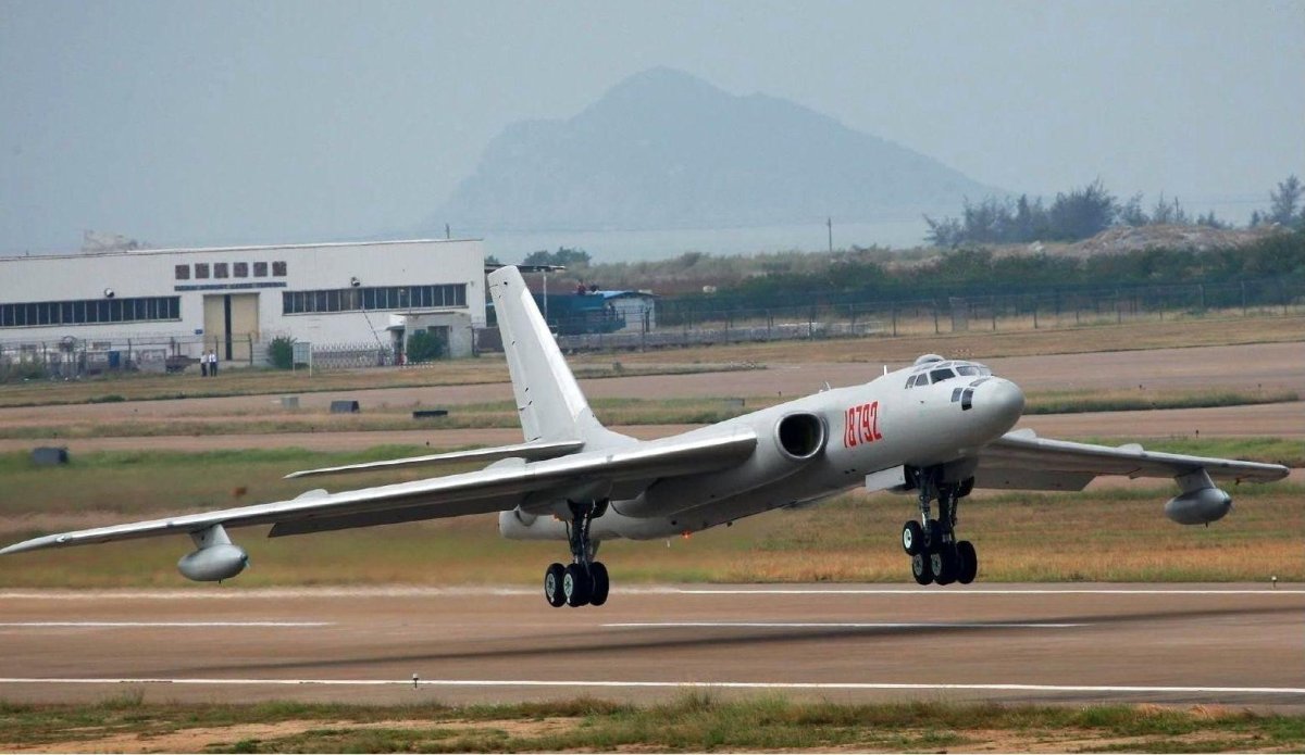 Xian h-6 самолет