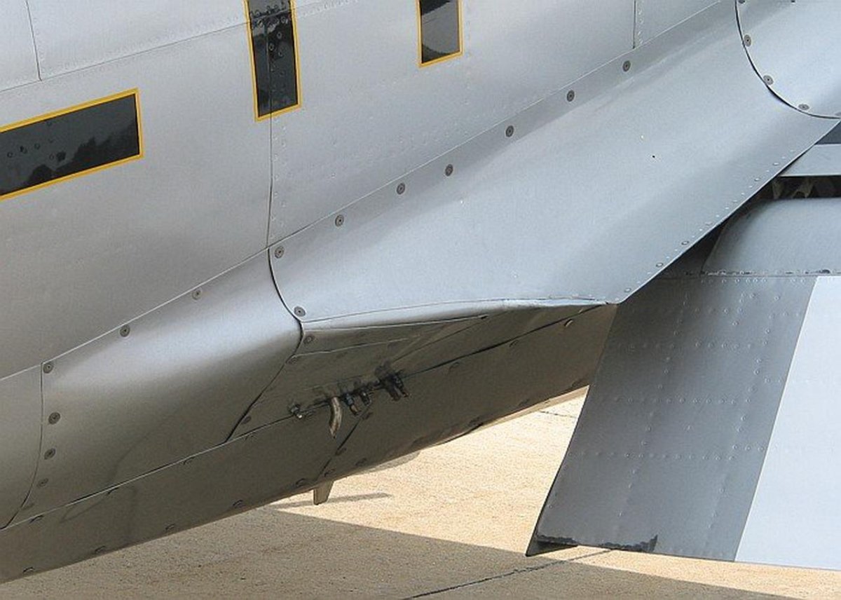 Зализа крыла самолета