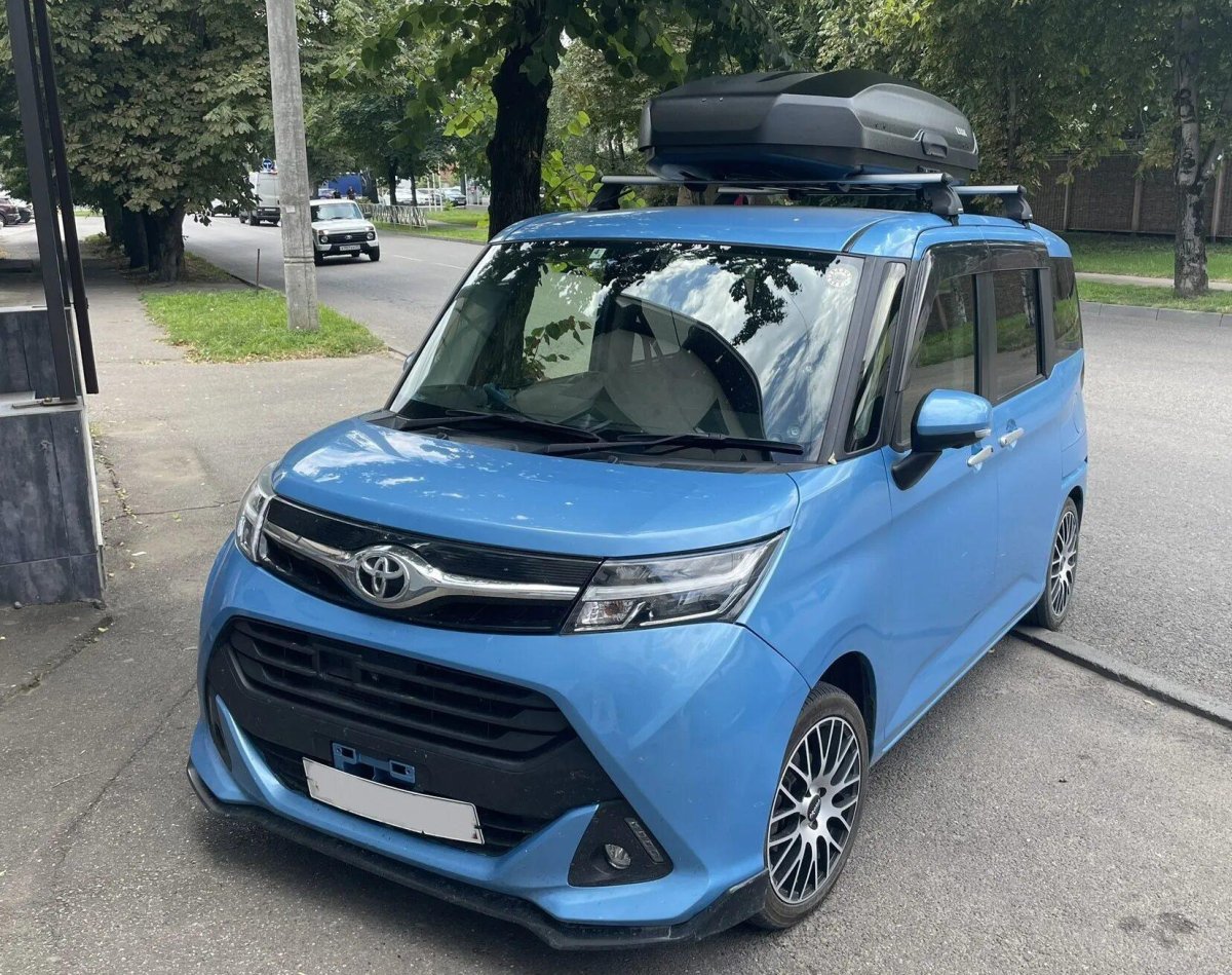 Toyota Tank фиолетовый