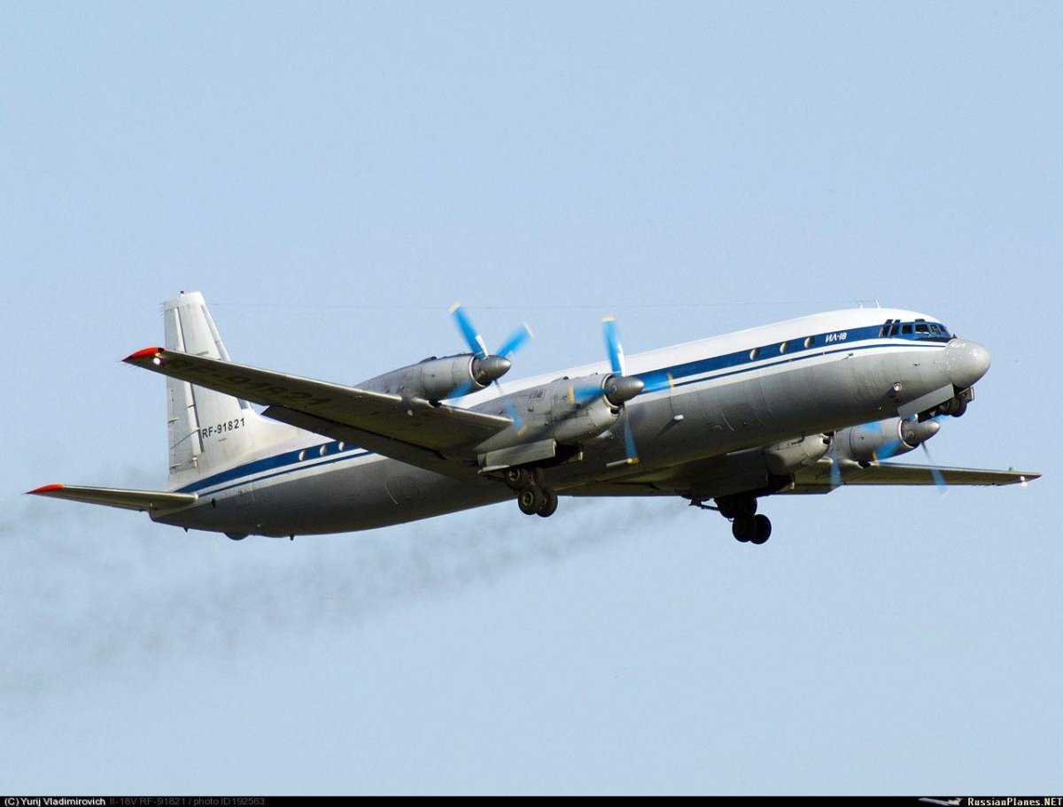 Турбовинтовой самолет ил 18