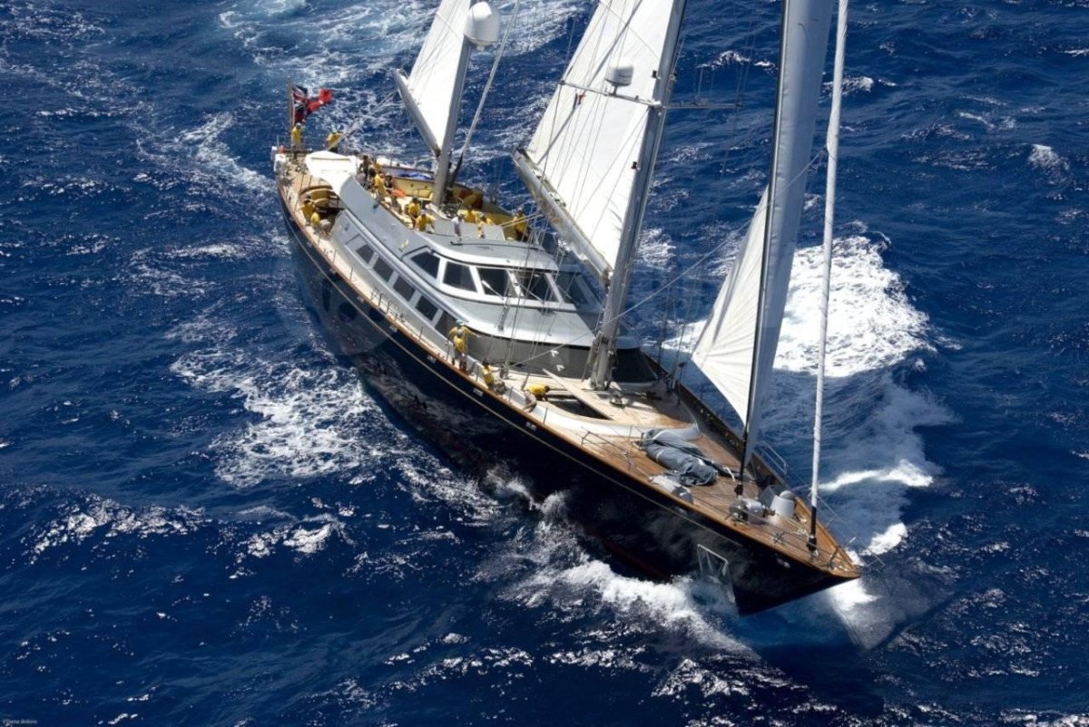 Henderson яхта парусная