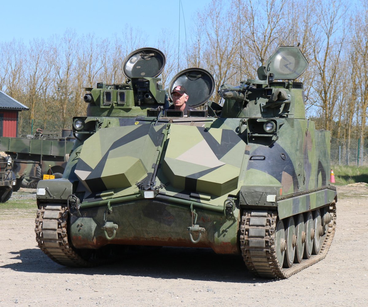 БТР Швеции PBV-302