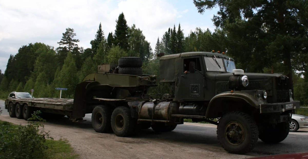 КРАЗ 255 седельный тягач