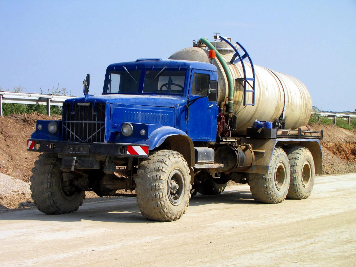 КРАЗ 255б ассенизатор