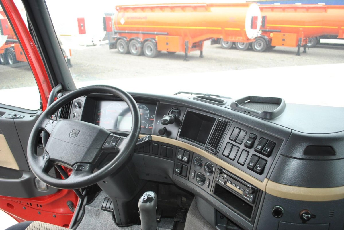 Volvo fh12 2008 салон