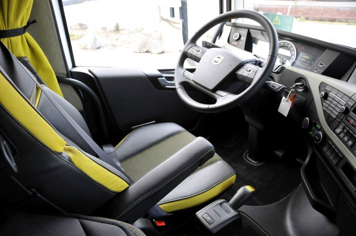 Volvo FH 2015 салон
