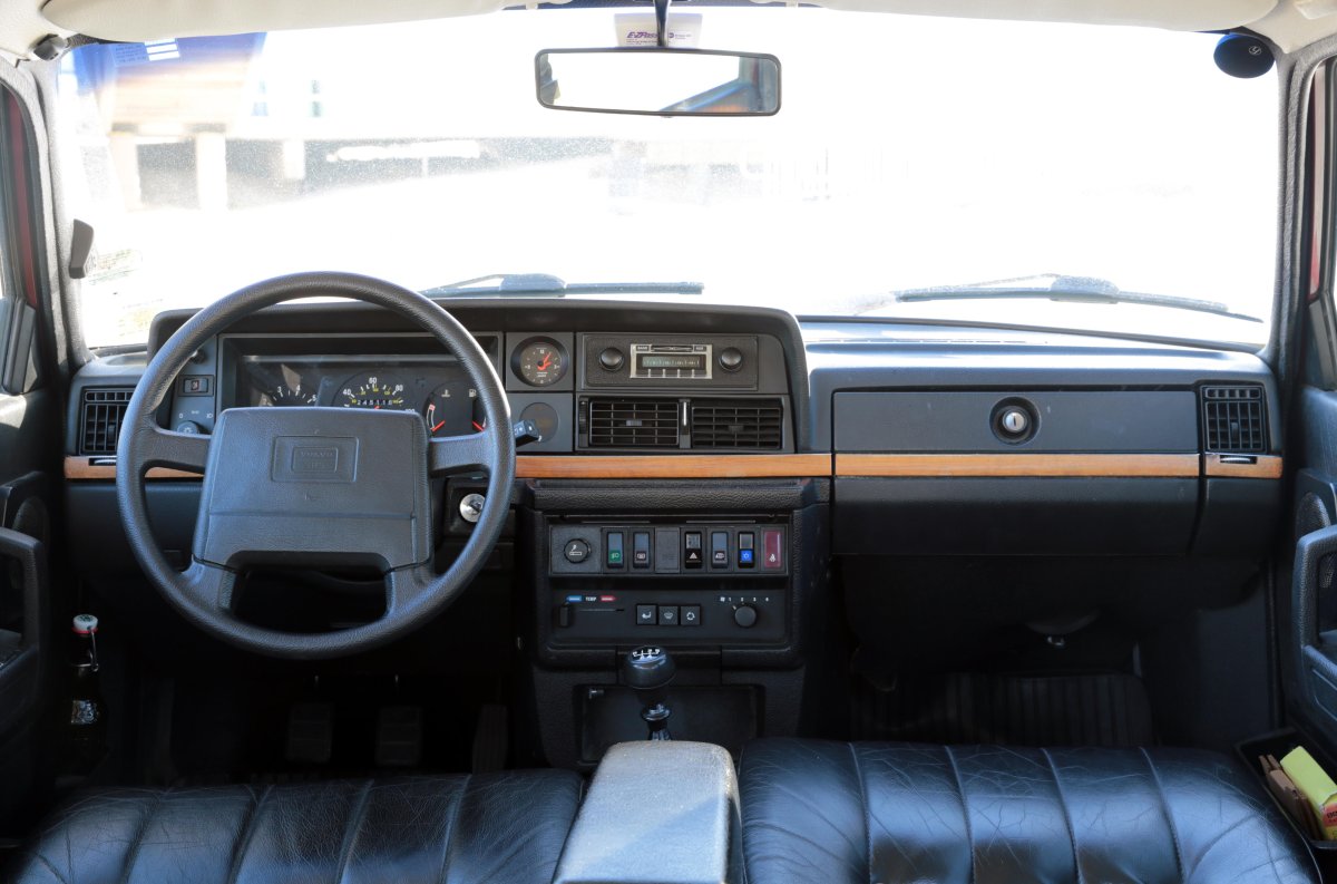 Volvo 240 Interior